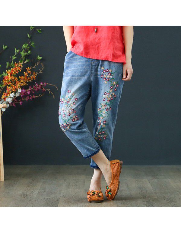 Light blue jeans, women's literary embroidery, oversized Harun pants, spring and summer new loose jeans, women's three-quarter elastic waist 