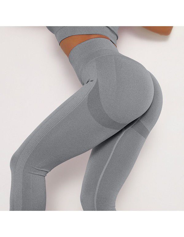 Seamless yoga suit in Europe and the United States Hip up Moisture wicking Yoga Pants Sports Fitness Pants Sexy Hip Show Leggings