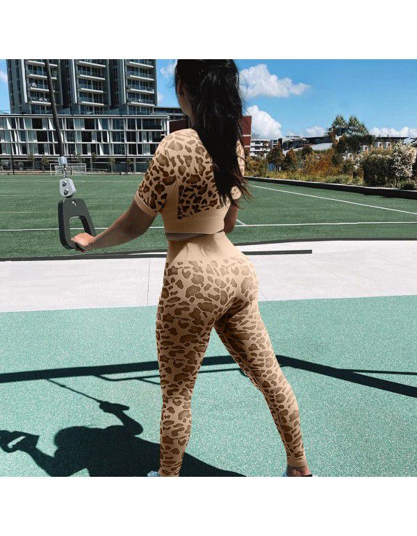 Fashion leopard print short sleeve suit yoga fitness suit women's European and American women's sports hip lifting pants yoga suit