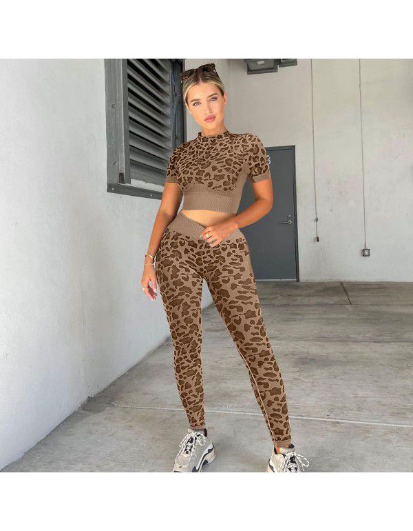 Fashion leopard print short sleeve suit yoga fitness suit women's European and American women's sports hip lifting pants yoga suit